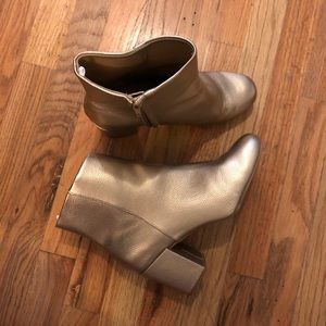 Old Navy metallic gold booties 10